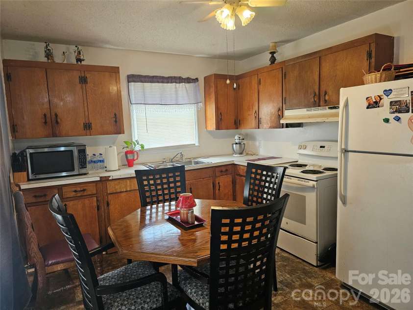 306 Wylie Park Road, Lancaster, SC 29720.  MLS# CAR4398610, YatesRealty ID 34260. 