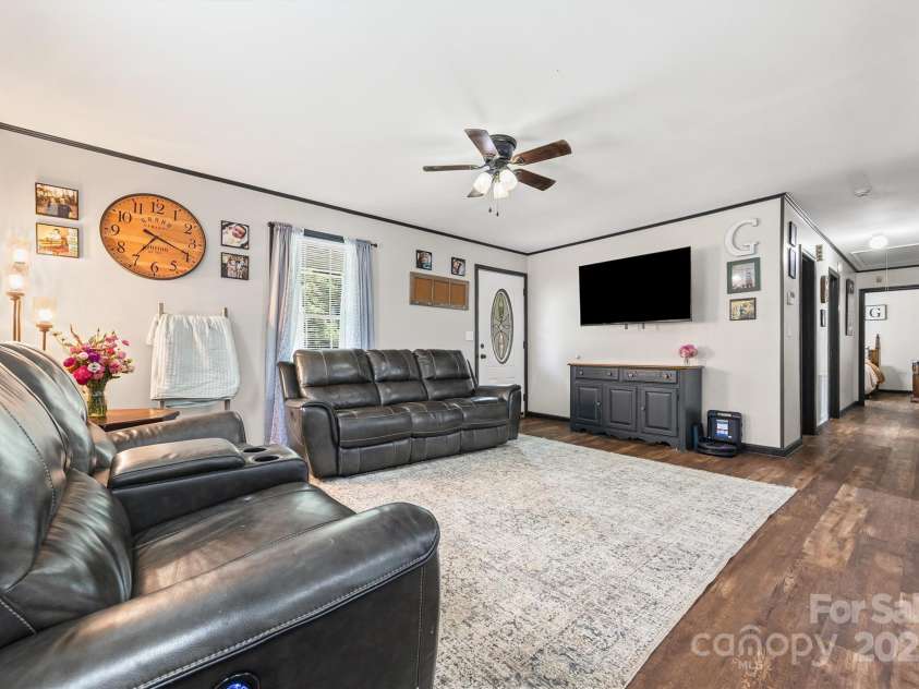 44 6th Street, York, SC 29745.  MLS# CAR4291178, YatesRealty ID 34260. 