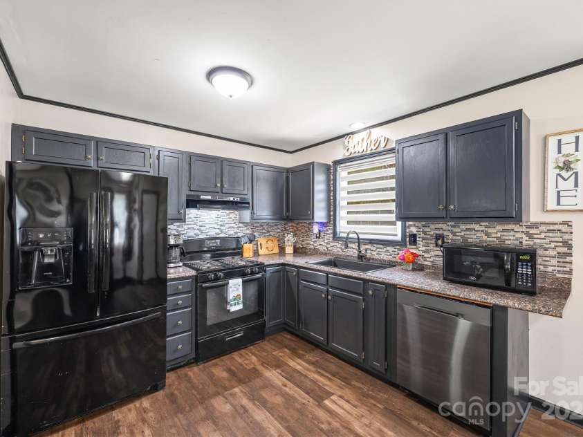 44 6th Street, York, SC 29745.  MLS# CAR4291178, YatesRealty ID 34260. 