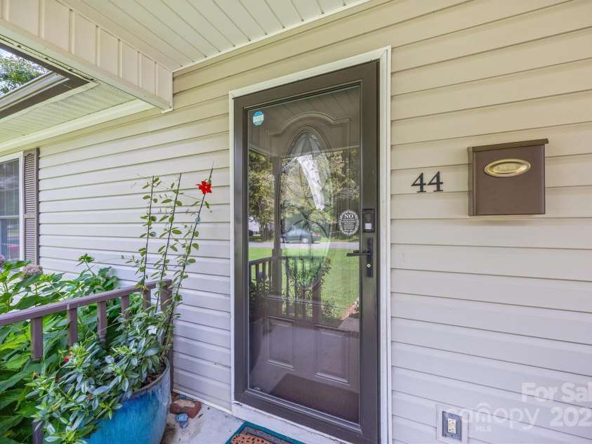 44 6th Street, York, SC 29745.  MLS# CAR4291178, YatesRealty ID 34260. 