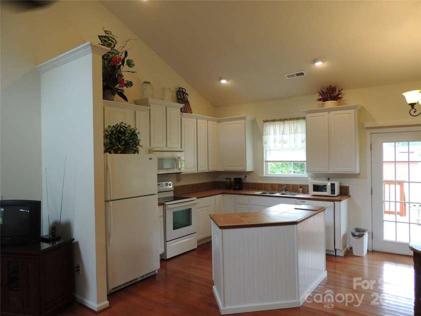 154 Edley Toney Road, Ellenboro, NC 28040.  MLS# CAR4292009, YatesRealty ID 34261. Kitchen View