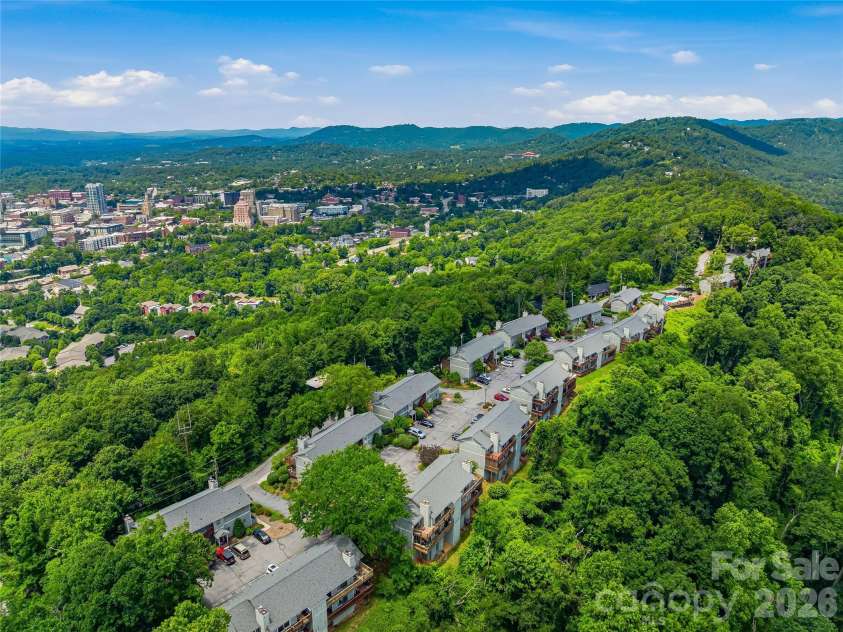 536 Windswept Drive, Asheville, NC 28801.  MLS# CAR4388603, YatesRealty ID 34261. 