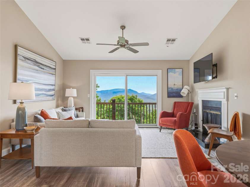536 Windswept Drive, Asheville, NC 28801.  MLS# CAR4388603, YatesRealty ID 34261. 