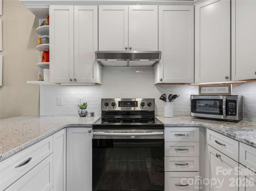 536 Windswept Drive, Asheville, NC 28801.  MLS# CAR4388603, YatesRealty ID 34261. 