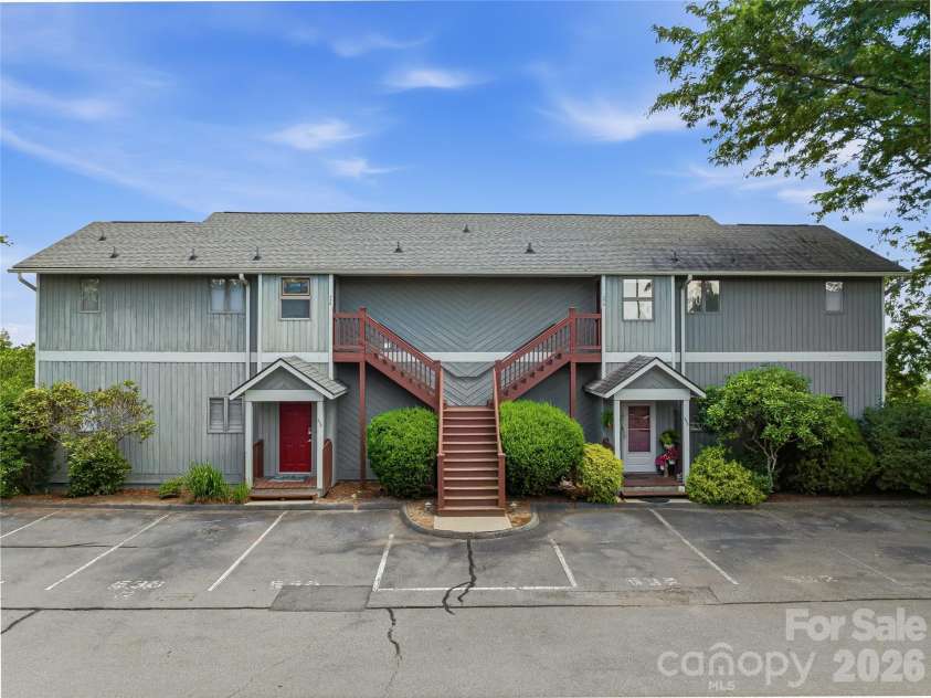 536 Windswept Drive, Asheville, NC 28801.  MLS# CAR4388603, YatesRealty ID 34261. 