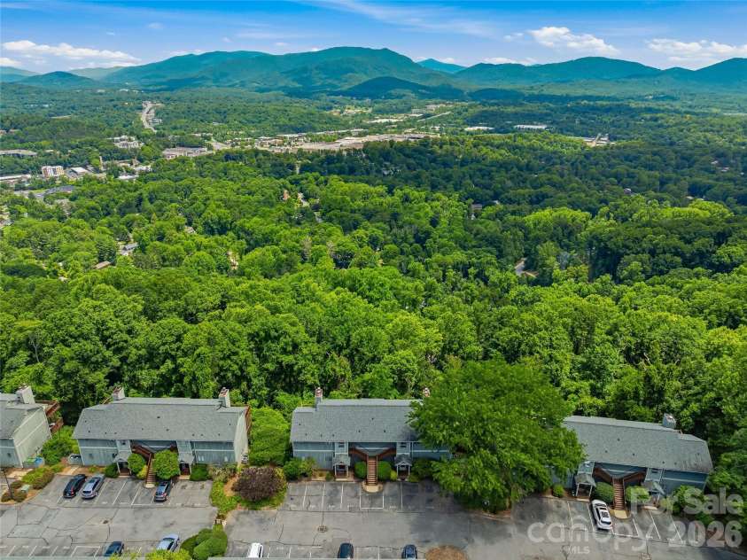 536 Windswept Drive, Asheville, NC 28801.  MLS# CAR4388603, YatesRealty ID 34261. 