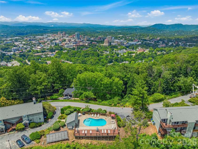 536 Windswept Drive, Asheville, NC 28801.  MLS# CAR4388603, YatesRealty ID 34261. 