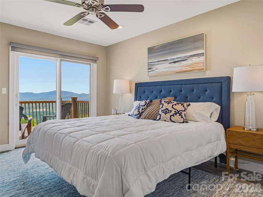 536 Windswept Drive, Asheville, NC 28801.  MLS# CAR4388603, YatesRealty ID 34261. Primary suite