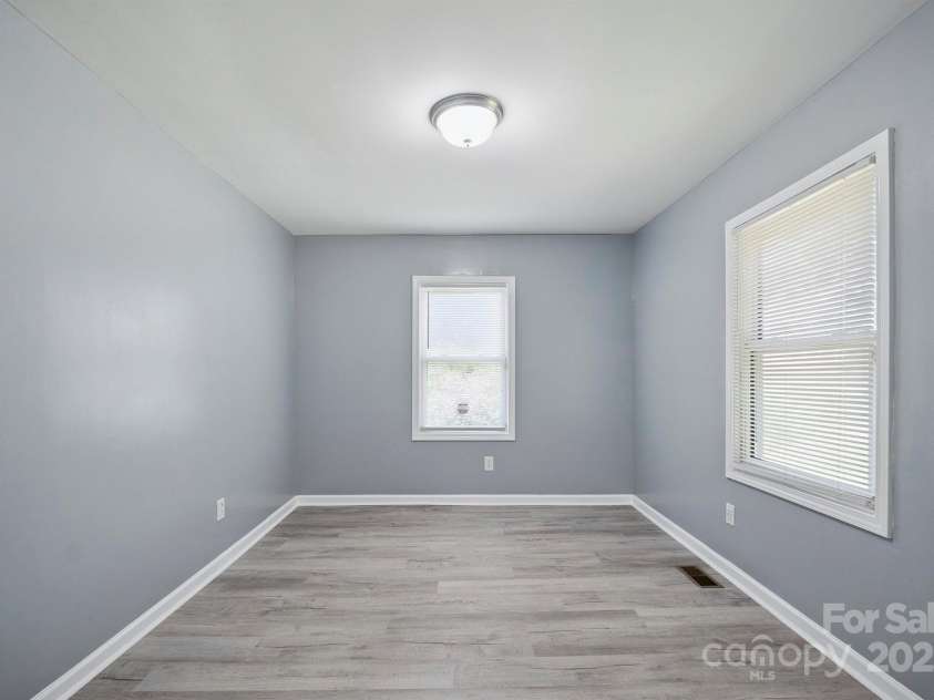 672 Old Salisbury Road, Statesville, NC 28677.  MLS# CAR4277387, YatesRealty ID 34262. Additional Bedroom!