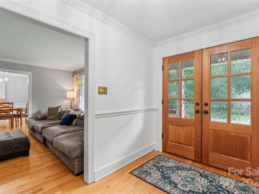 106 Brookmeade Drive, Statesville, NC 28625.  MLS# CAR4281679, YatesRealty ID 34263. 