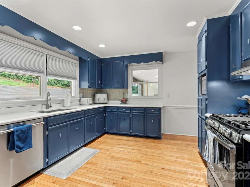 106 Brookmeade Drive, Statesville, NC 28625.  MLS# CAR4281679, YatesRealty ID 34263. 