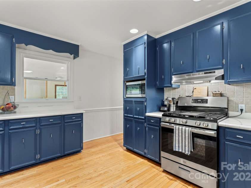 106 Brookmeade Drive, Statesville, NC 28625.  MLS# CAR4281679, YatesRealty ID 34263. 
