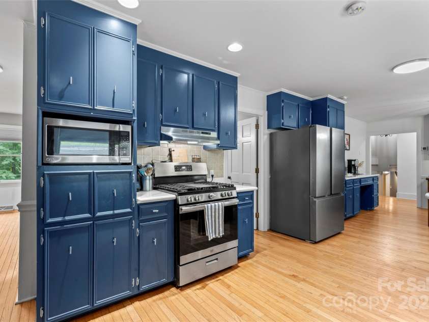106 Brookmeade Drive, Statesville, NC 28625.  MLS# CAR4281679, YatesRealty ID 34263. 