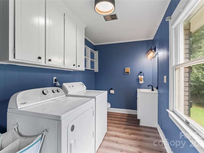 106 Brookmeade Drive, Statesville, NC 28625.  MLS# CAR4281679, YatesRealty ID 34263. 