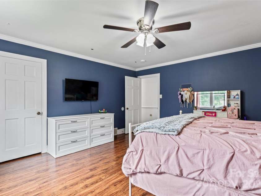 106 Brookmeade Drive, Statesville, NC 28625.  MLS# CAR4281679, YatesRealty ID 34263. 