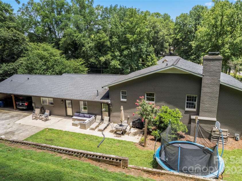 106 Brookmeade Drive, Statesville, NC 28625.  MLS# CAR4281679, YatesRealty ID 34263. 