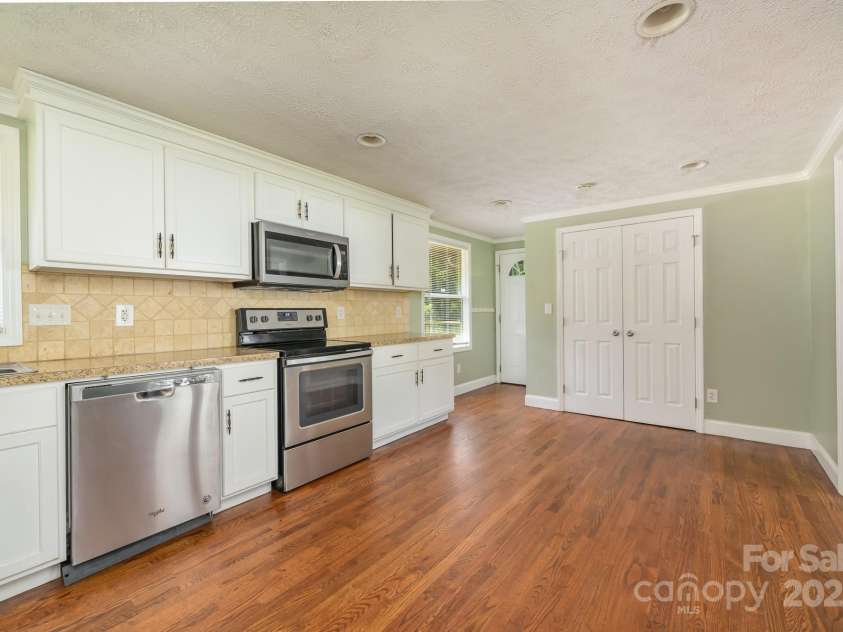 9012 McMillian Drive, Harrisburg, NC 28075.  MLS# CAR4295135, YatesRealty ID 34264. Kitchen