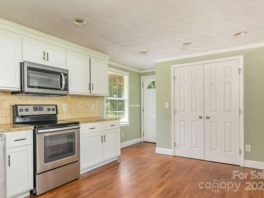 9012 McMillian Drive, Harrisburg, NC 28075.  MLS# CAR4295135, YatesRealty ID 34264. Kitchen