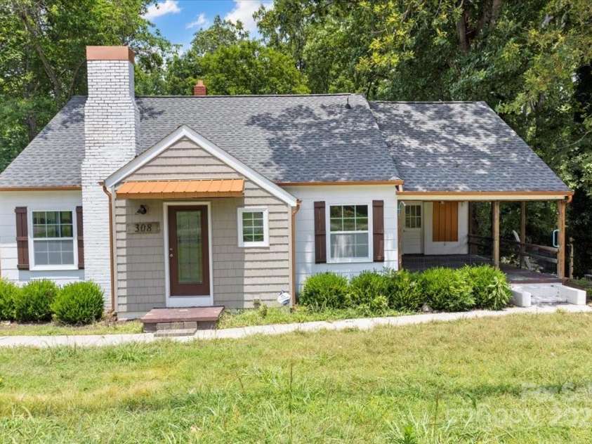 308 Davis Park Road, Gastonia, NC 28052.  MLS# CAR4274670, YatesRealty ID 34265. 