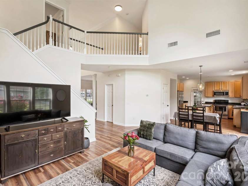 9318 Autumn Applause Drive, Charlotte, NC 28277.  MLS# CAR4393545, YatesRealty ID 34265. 