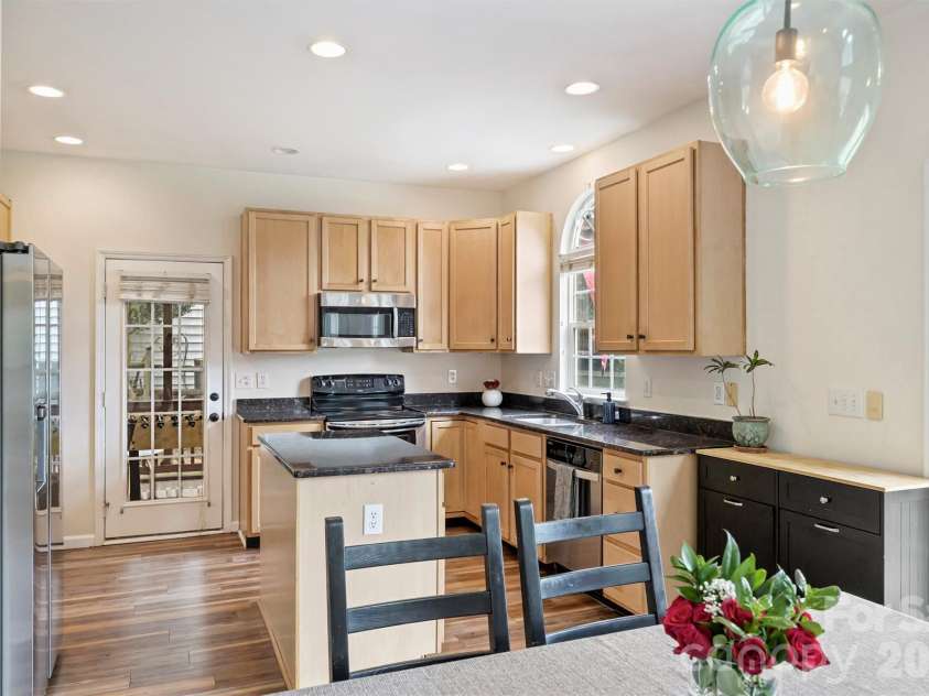 9318 Autumn Applause Drive, Charlotte, NC 28277.  MLS# CAR4393545, YatesRealty ID 34265. 