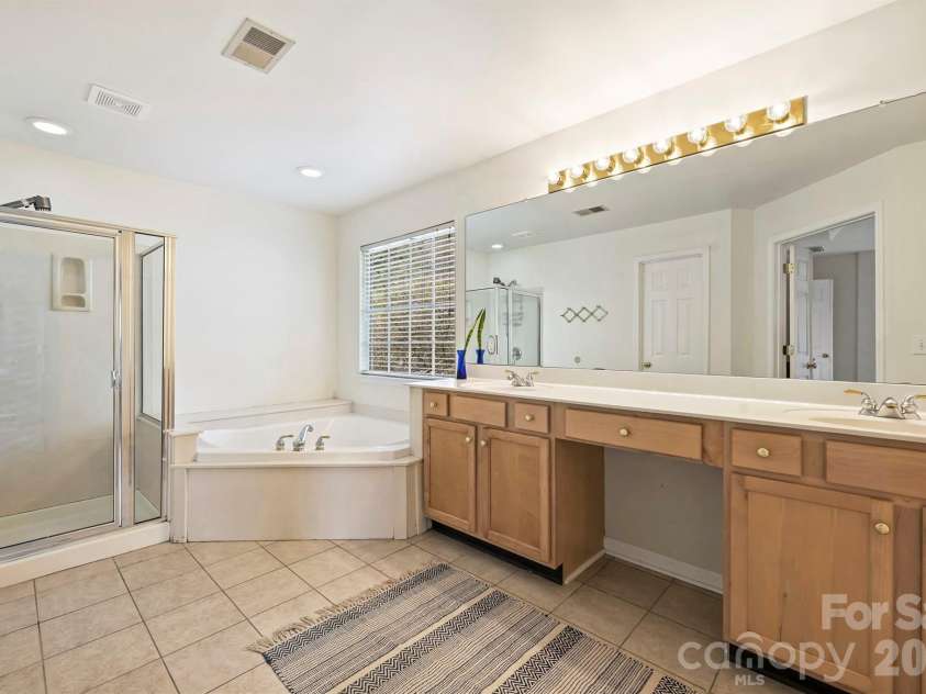 9318 Autumn Applause Drive, Charlotte, NC 28277.  MLS# CAR4393545, YatesRealty ID 34265. 