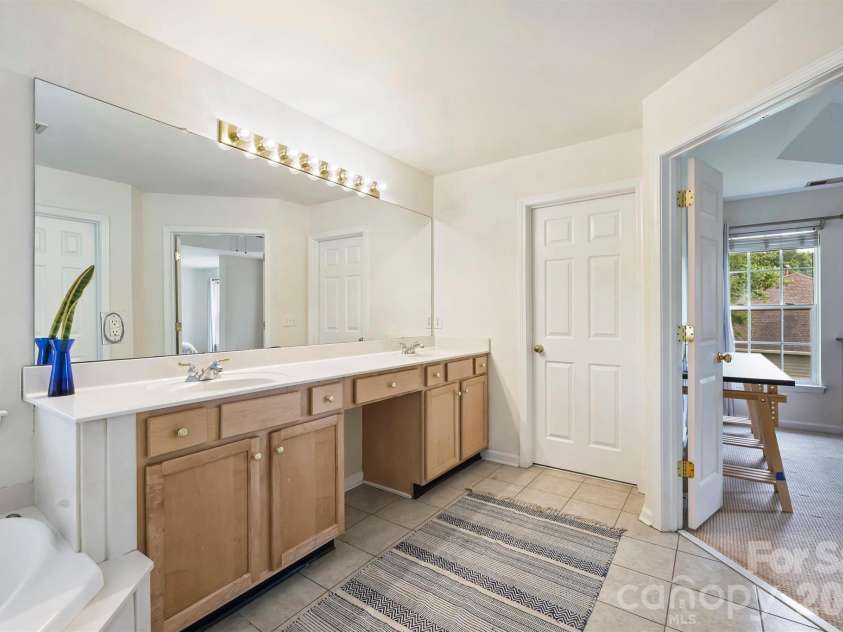 9318 Autumn Applause Drive, Charlotte, NC 28277.  MLS# CAR4393545, YatesRealty ID 34265. 