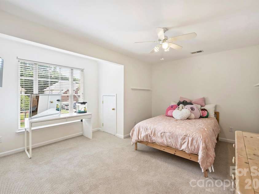 9318 Autumn Applause Drive, Charlotte, NC 28277.  MLS# CAR4393545, YatesRealty ID 34265. 