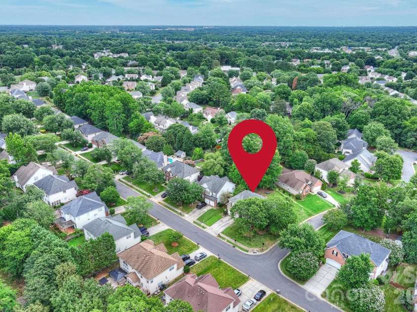 9318 Autumn Applause Drive, Charlotte, NC 28277.  MLS# CAR4393545, YatesRealty ID 34265. 