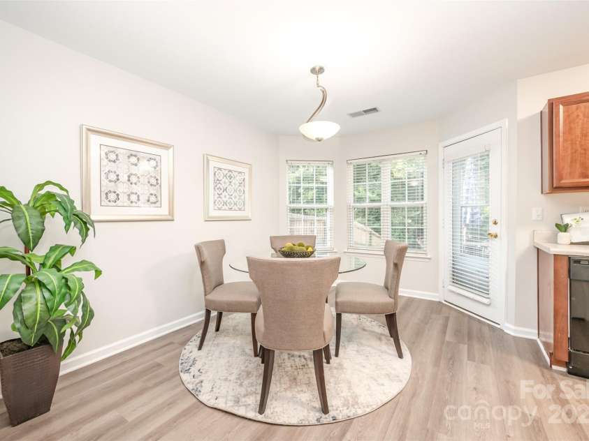 4317 Springhaven Drive, Charlotte, NC 28269.  MLS# CAR4270772, YatesRealty ID 34266. Dining Area