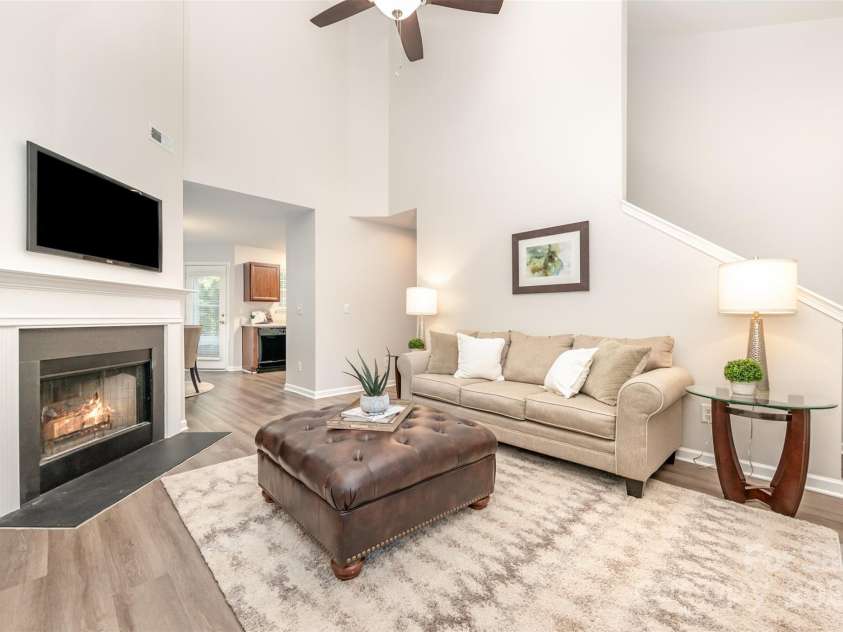 4317 Springhaven Drive, Charlotte, NC 28269.  MLS# CAR4270772, YatesRealty ID 34266. Great Room