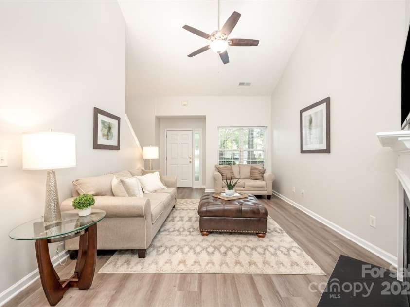 4317 Springhaven Drive, Charlotte, NC 28269.  MLS# CAR4270772, YatesRealty ID 34266. Great Room