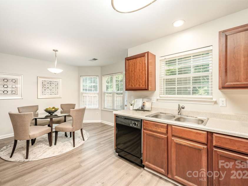 4317 Springhaven Drive, Charlotte, NC 28269.  MLS# CAR4270772, YatesRealty ID 34266. Kitchen