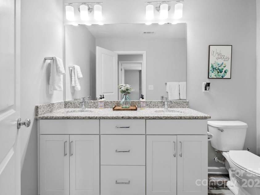 117 Heron Cove Loop, Mooresville, NC 28117.  MLS# CAR4277027, YatesRealty ID 34267. 