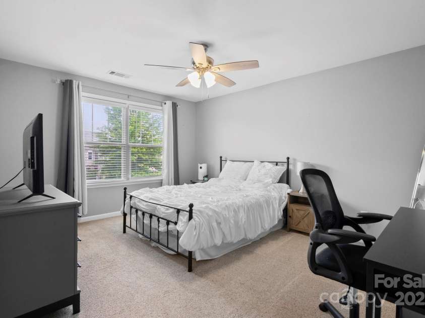 117 Heron Cove Loop, Mooresville, NC 28117.  MLS# CAR4277027, YatesRealty ID 34267. 