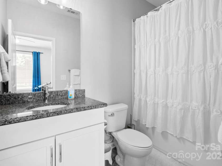 117 Heron Cove Loop, Mooresville, NC 28117.  MLS# CAR4277027, YatesRealty ID 34267. 