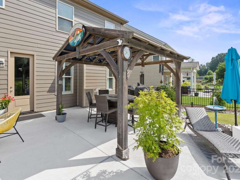 117 Heron Cove Loop, Mooresville, NC 28117.  MLS# CAR4277027, YatesRealty ID 34267. 