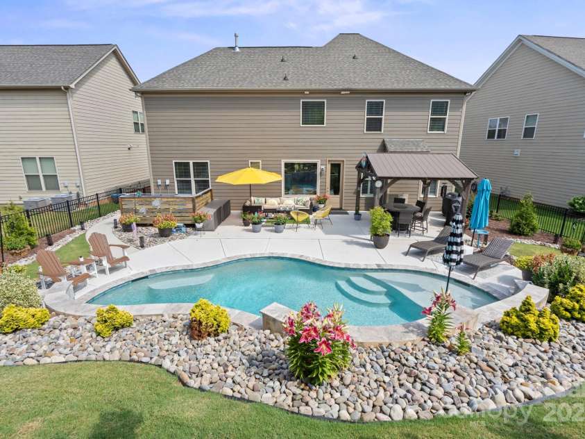 117 Heron Cove Loop, Mooresville, NC 28117.  MLS# CAR4277027, YatesRealty ID 34267. 