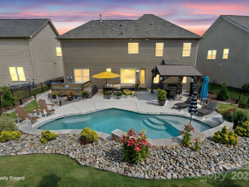 117 Heron Cove Loop, Mooresville, NC 28117.  MLS# CAR4277027, YatesRealty ID 34267. 