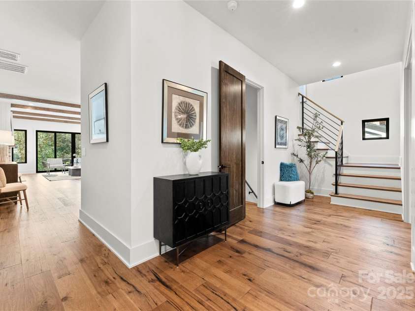 5520 Chedworth Drive, Charlotte, NC 28210.  MLS# CAR4222654, YatesRealty ID 34268. 