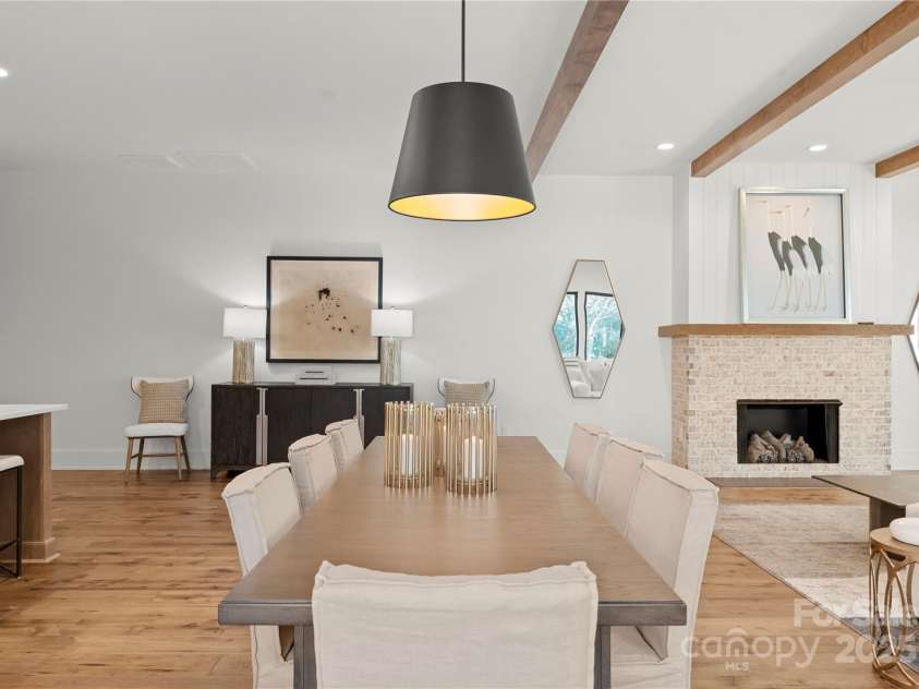 5520 Chedworth Drive, Charlotte, NC 28210.  MLS# CAR4222654, YatesRealty ID 34268. 