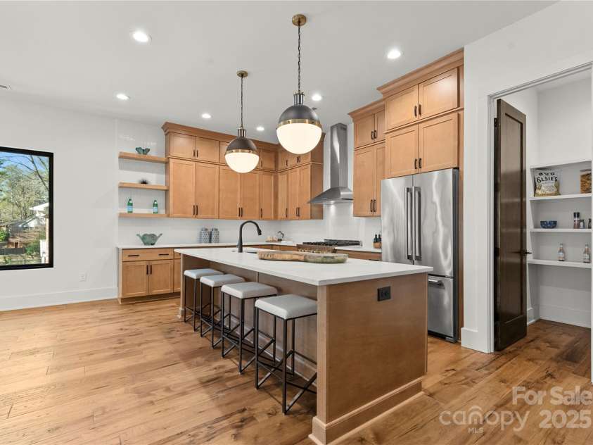5520 Chedworth Drive, Charlotte, NC 28210.  MLS# CAR4222654, YatesRealty ID 34268. 