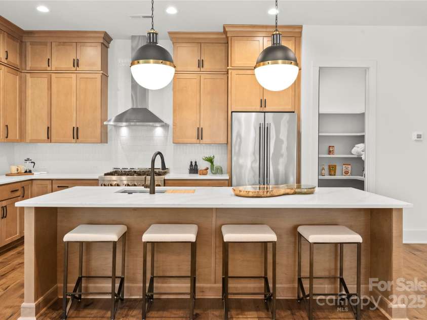 5520 Chedworth Drive, Charlotte, NC 28210.  MLS# CAR4222654, YatesRealty ID 34268. 