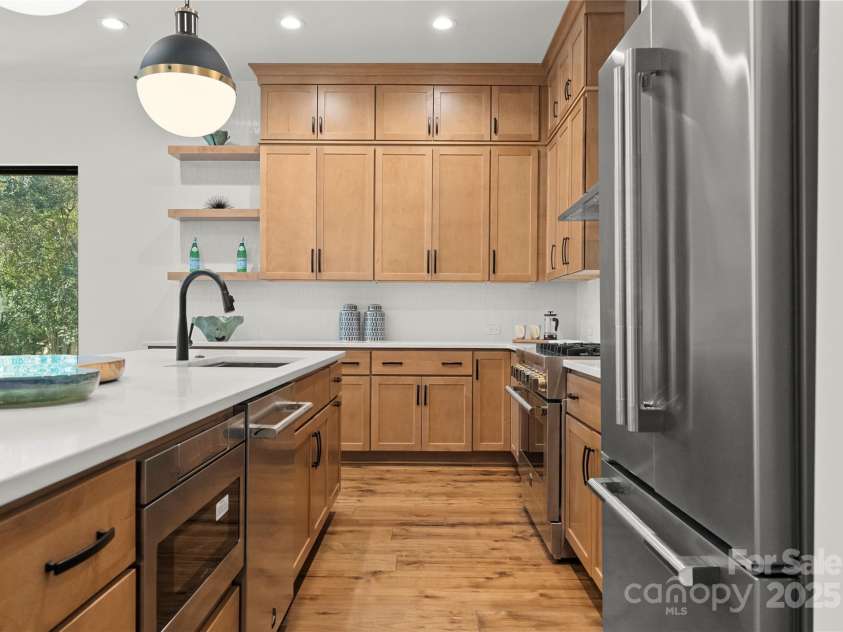 5520 Chedworth Drive, Charlotte, NC 28210.  MLS# CAR4222654, YatesRealty ID 34268. 