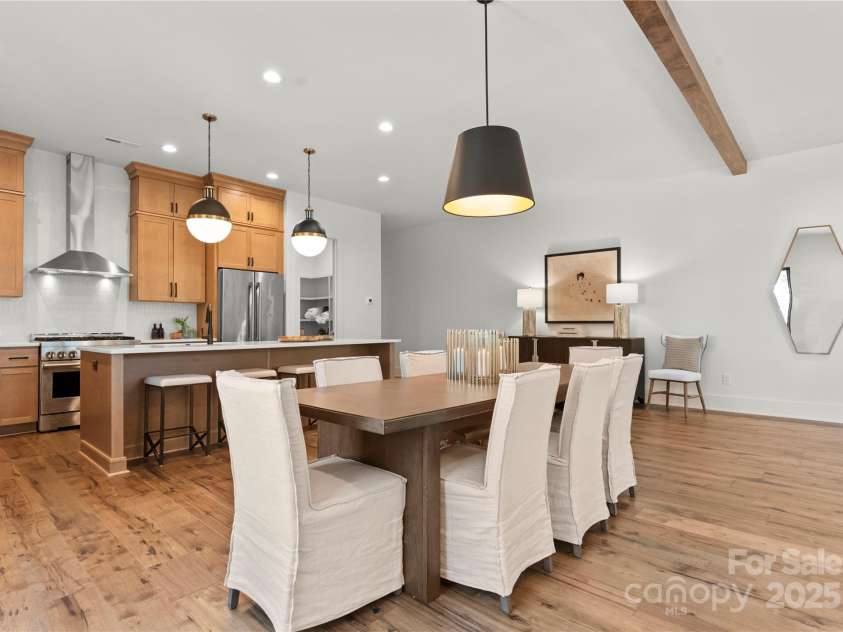 5520 Chedworth Drive, Charlotte, NC 28210.  MLS# CAR4222654, YatesRealty ID 34268. 