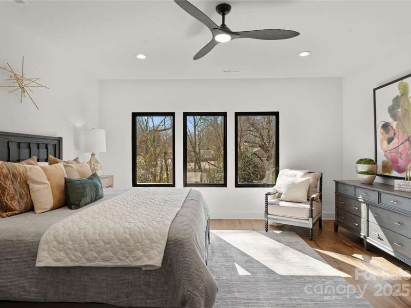 5520 Chedworth Drive, Charlotte, NC 28210.  MLS# CAR4222654, YatesRealty ID 34268. 