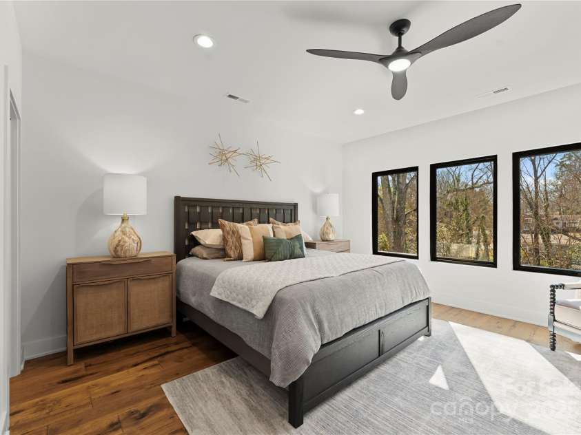 5520 Chedworth Drive, Charlotte, NC 28210.  MLS# CAR4222654, YatesRealty ID 34268. 