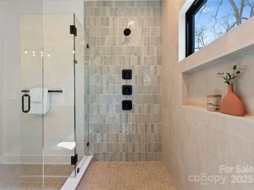 5520 Chedworth Drive, Charlotte, NC 28210.  MLS# CAR4222654, YatesRealty ID 34268. 