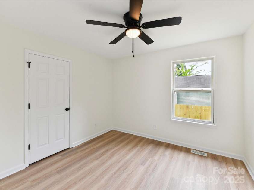 2017 Brewton Drive, Charlotte, NC 28206.  MLS# CAR4265702, YatesRealty ID 34269. 3rd bedroom