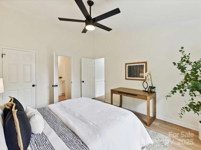 2017 Brewton Drive, Charlotte, NC 28206.  MLS# CAR4265702, YatesRealty ID 34269. Primary Bedroom